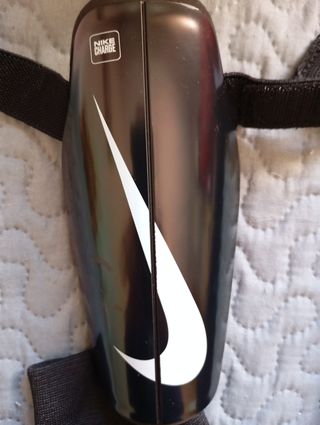 Espinilleras fútbol niños. Charge Nike.Talla M
