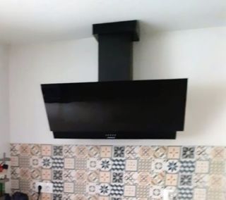 Campana extractora negra de cristal