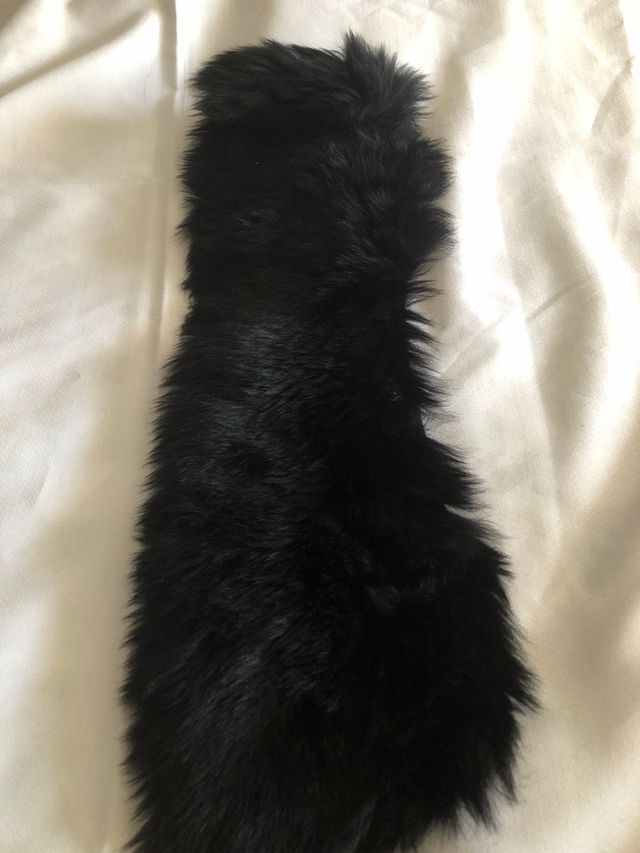 Retal de piel y pelo negro