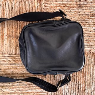 Bolso Katana Piel Vaca Negro 19x17x7 cm