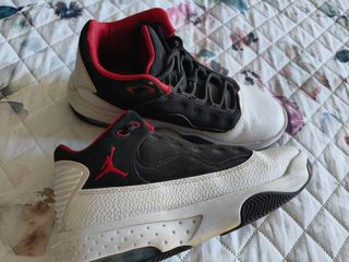  3 pares Deportivas Jordan Negras y Rojas T-38.5