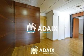Oficina en venta en Centro en Cáceres