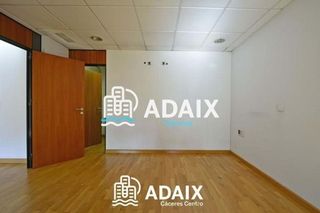 Oficina en venta en Centro en Cáceres