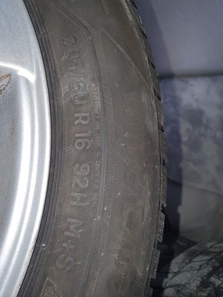Neumáticos 205/60 R16 92H casi nuevos