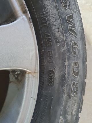 Neumáticos 205/60 R16 92H casi nuevos