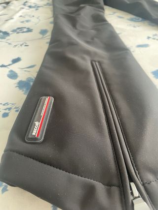 Mono de esquí Zara
talla: XS