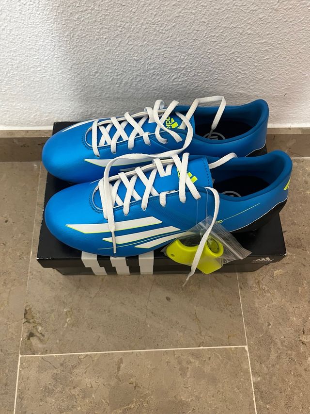 Botas de fútbol Adidas azules