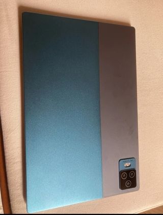 Tablet azul y gris
