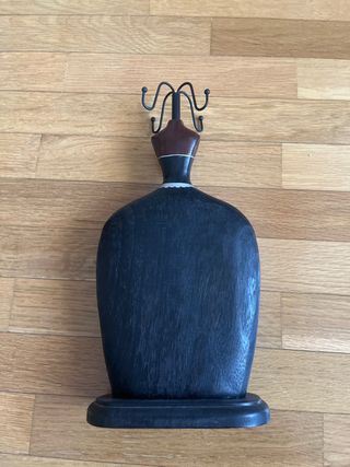 Colgador de joyas estilo busto