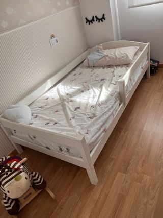 Cama infantil de transición blanca