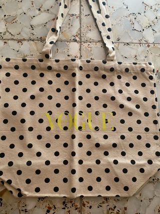 Bolso Vogue lunares beige y negro Sin usar
