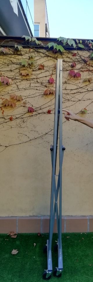 Perchero Plegable Metálico Gris