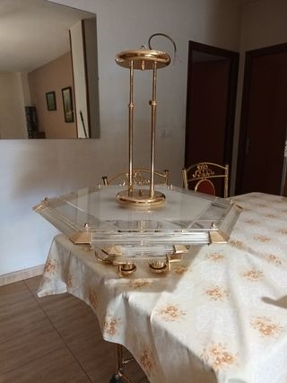 Lámpara de techo salón dorada y transparente