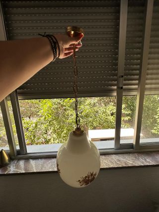 Lampara vintage dorada y blanca