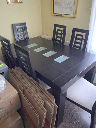 Mesa de comedor extensible y 6 sillas