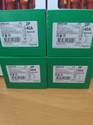 4x Diferencial Schneider A9R61240 2P 40A