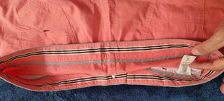 Bermudas naranjas