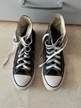 Converse negras altas