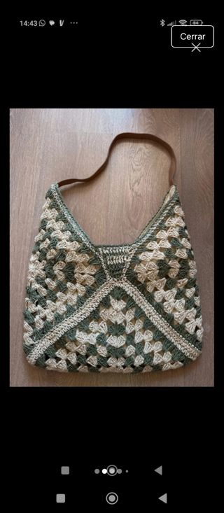 Bolso de crochet beige y verde