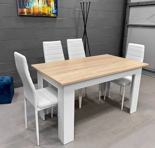 Mesa de comedor con 4 sillas polipiel