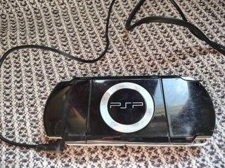 PSP Sony Negra + Juego Buzz Concurso de Bolsillo