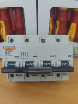 Merlin Gerin NC100H C63A Interruptor Automático