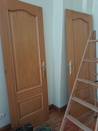 Puerta de madera con cristal 72cm