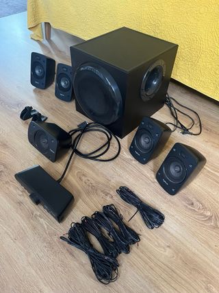 Logitech Z906 5.1 Altavoces con Soportes altavoces