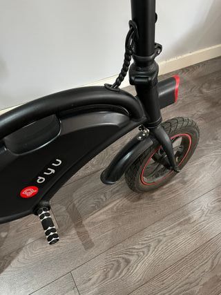 Bicicleta eléctrica DYU D1 en buen estado.