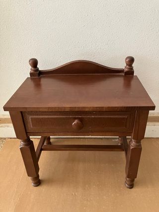 Cómoda antigua de madera y mármol