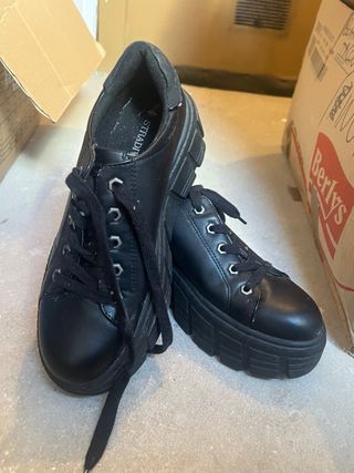 Zapatos negros plataforma
