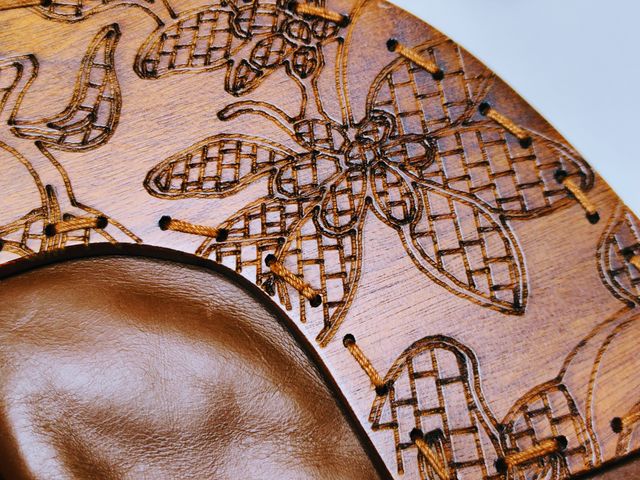 Bolso de Adolfo Domínguez piel y madera marrón