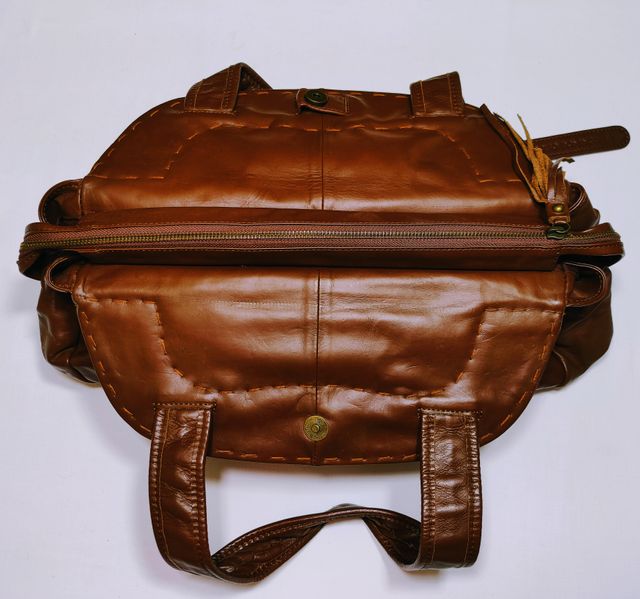 Bolso de Adolfo Domínguez piel y madera marrón