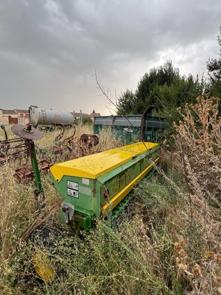 Sembradora GIL de 28 botas