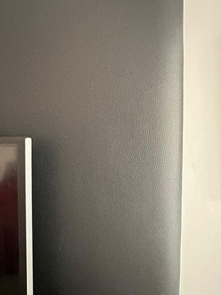 Cabecero de salón o cama en polipiel negro.