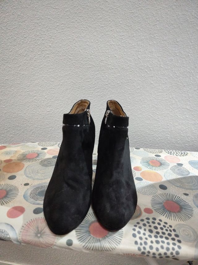 Botines negros sin estrenar con etiqueta