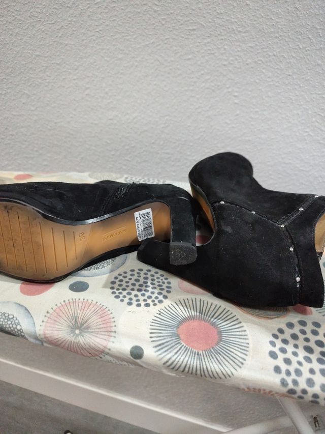 Botines negros sin estrenar con etiqueta