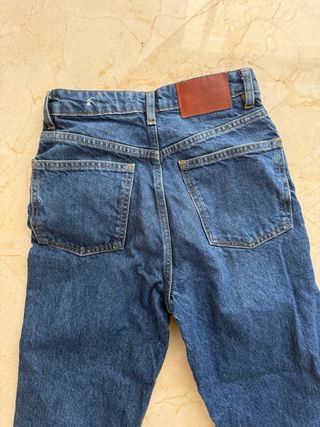 Jeans Zara Mom Fit Talla 32 Azul