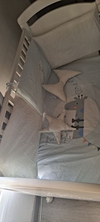Cuna blanca + colchón + chichonera