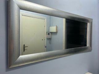 Espejo de pared plateado