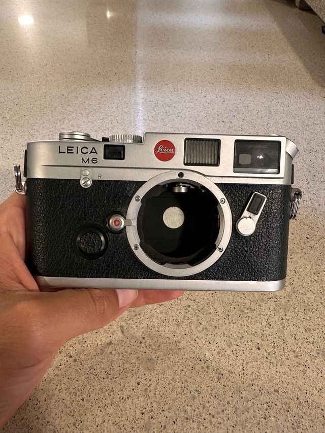 Leica M6 Zeiss Planar 2/50 ZM Plata de Segunda mano por