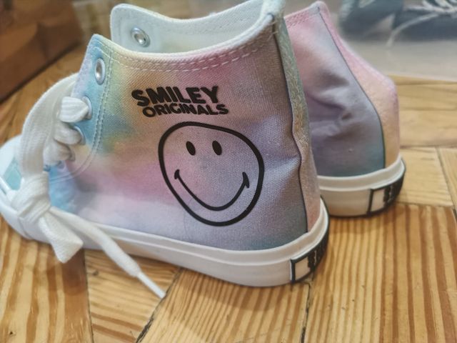 Botitas tipo converse Smiley Lefties niña T36