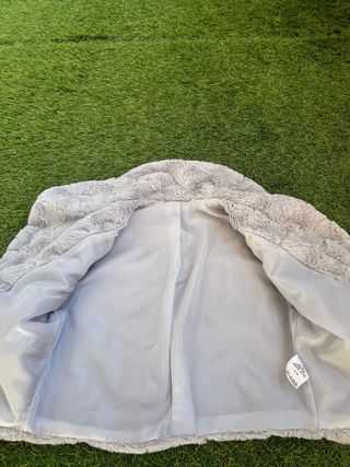 Chaqueta pelo gris suave solo puesta una vez