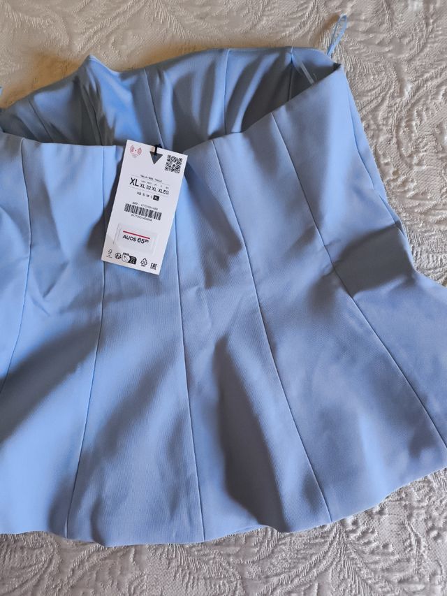 Blusa azul sin tirantes