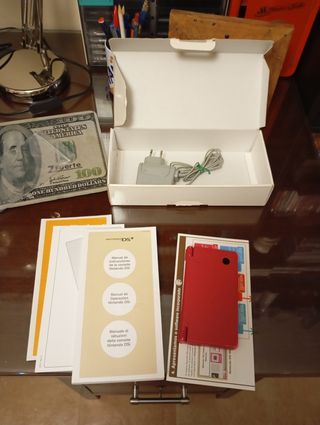Nintendo DSi Roja