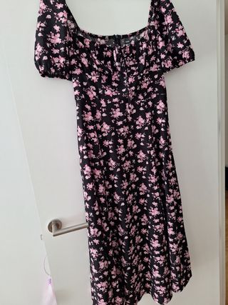 Vestido floral negro y rosa