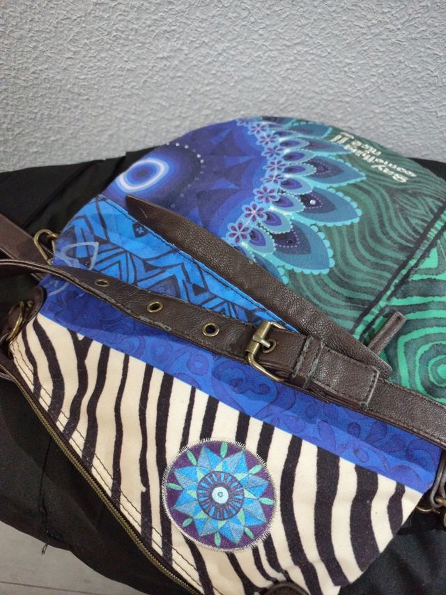 Bolso Desigual estampado poco uso