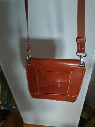Bolso de cuero artesanal de 20x20