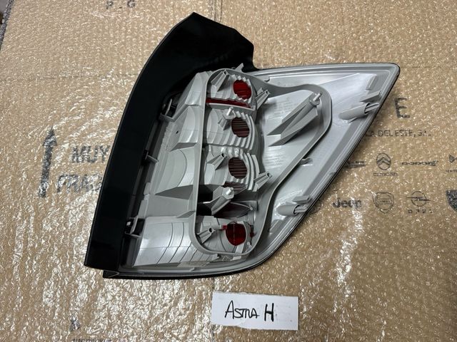 Pilotos Traseros Opel Astra H Familiar