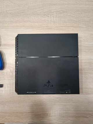 PS4 1TB + 2 Mandos (Negro y Azul) + soporte.